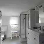 Snug Und Hugley Apartment *